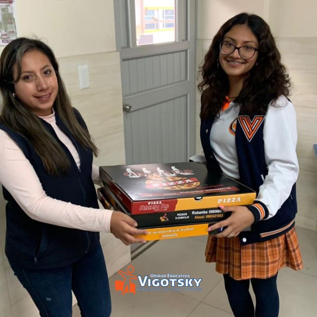 Consejo estudiantil de la UE Vygotsky reconoció el talento estudiantil en la gala navideña