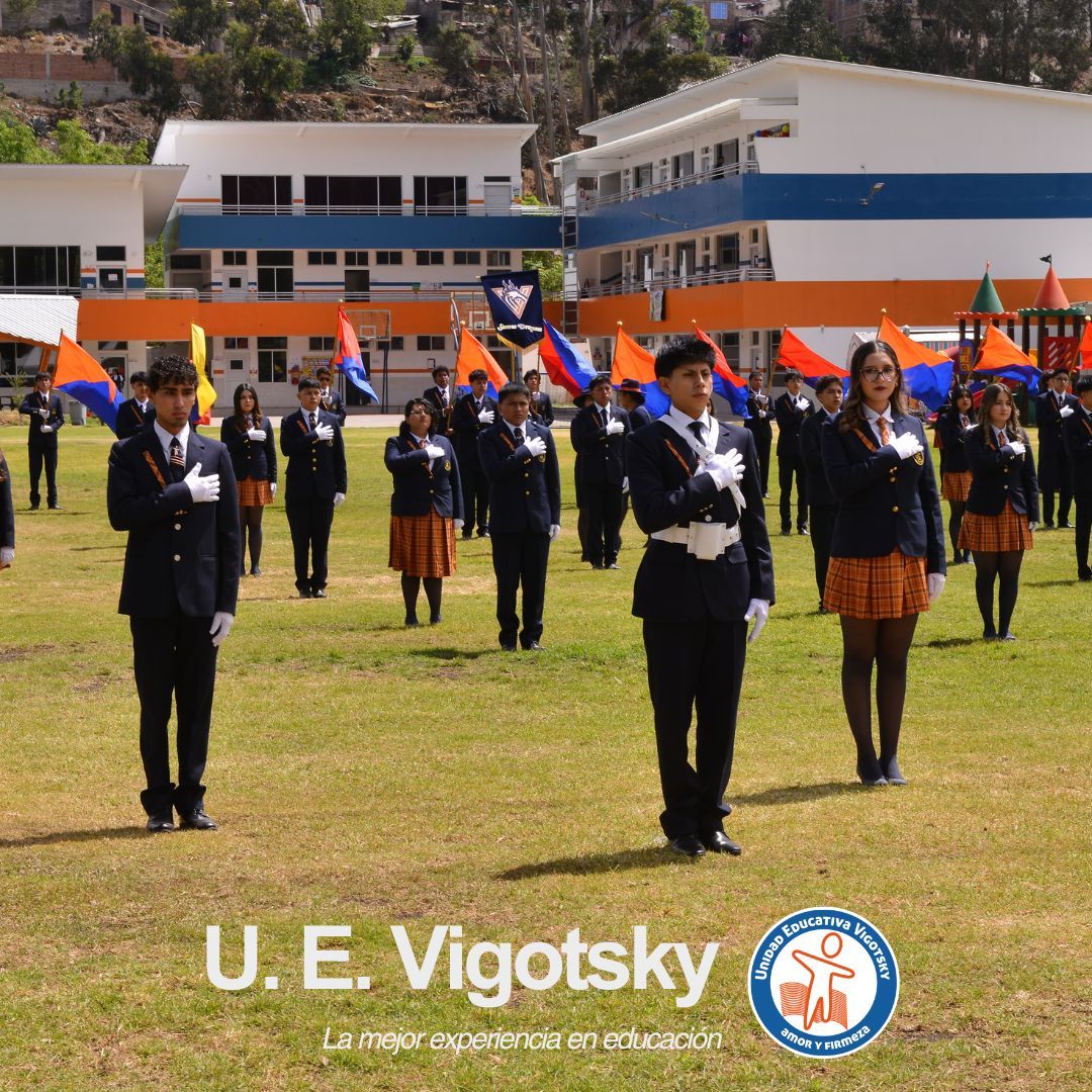 Honor, identidad y compromiso: la U.E Vigotsky vivió el Juramento a la Bandera y la proclamación de sus nuevos representantes
